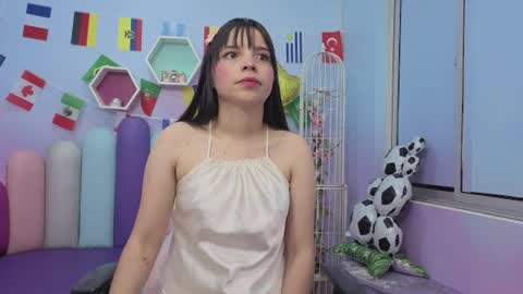 Snapshot of isaa_skinnyy chatting on 07/21/26, 03:42 Isaa Skinny online show from 07/21/26, 03:42