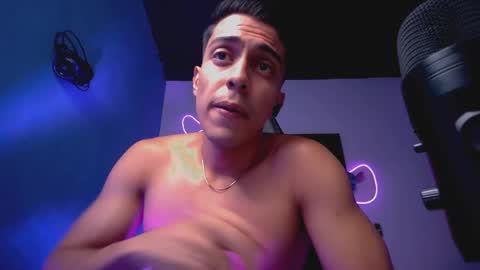 Snapshot of isaac279 chatting on 12/24/24, 02:43 isaac279 online show from 12/24/24, 02:43