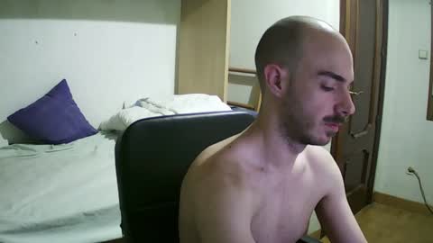 Isaac99c online show from 01/12/25, 04:31