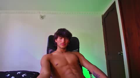 isaac online show from 10/02/25, 08:38