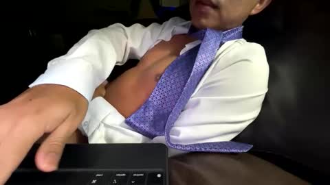 isaac_akamu online show from 01/13/26, 12:32