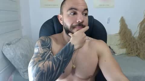 Isaac carter online show from 12/23/25, 11:08