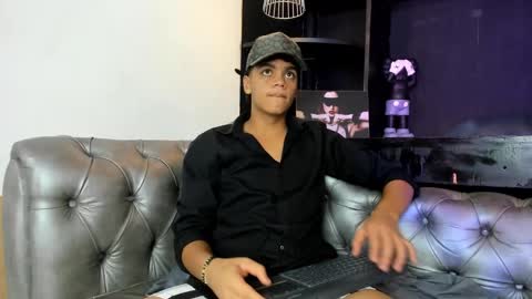 Isaac  online show from 11/21/25, 07:45