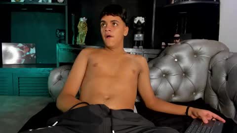 Isaac  online show from 12/16/25, 08:25