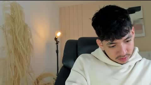 Snapshot of isaac_cryston chatting on 11/14/25, 08:29 isaac_cryston online show from 11/14/25, 08:29