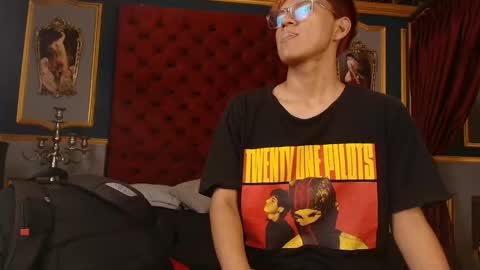 isaac_grimm online show from 12/18/25, 03:01