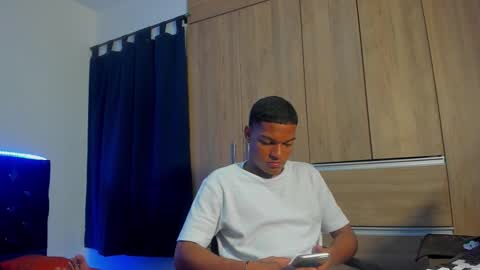 isaac_master77 online show from 11/11/25, 02:55