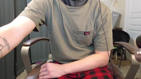 isaac online show from 10/05/25, 02:48