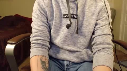 isaac online show from 10/26/25, 11:38