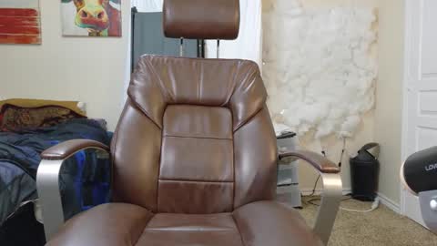 isaac online show from 11/03/25, 08:54