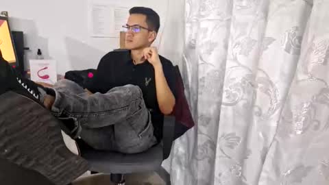 Isaac online show from 10/22/25, 04:13