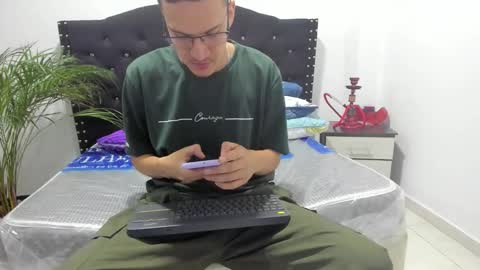 Snapshot of isaac_winter_ chatting on 05/08/26, 09:14 Isaac online show from 05/08/26, 09:14