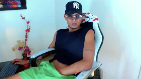 Isaacas online show from 11/12/25, 12:27