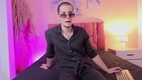 isaacblaze  online show from 05/14/26, 04:30