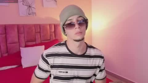 isaacblaze  online show from 05/15/26, 03:46