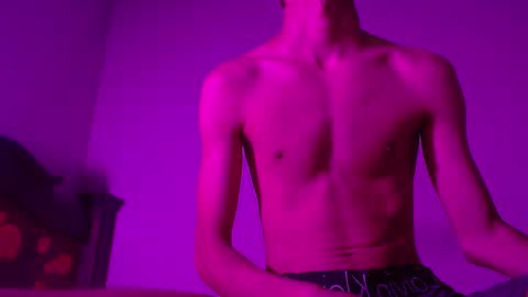 isaac online show from 02/11/25, 04:22