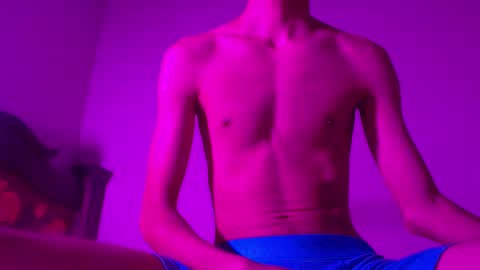 isaac online show from 02/12/25, 04:33