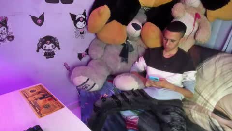 isaac online show from 02/04/26, 05:24