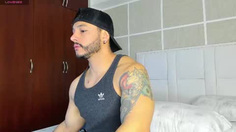 Snapshot of isaacs11 chatting on 07/19/26, 12:31 Isaac Surez online show from 07/19/26, 12:31