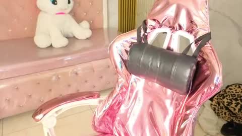 Snapshot of isabeau_s chatting on 06/23/26, 01:31 isabeau_s online show from 06/23/26, 01:31