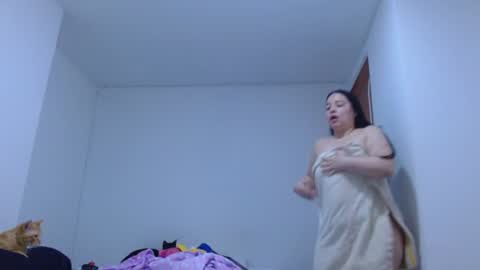 Snapshot of isabel_24_gil chatting on 07/18/26, 11:14 isabel online show from 07/18/26, 11:14