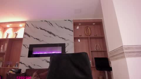 Isabel online show from 02/13/25, 08:17