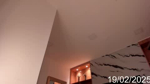 Isabel online show from 02/19/25, 08:33