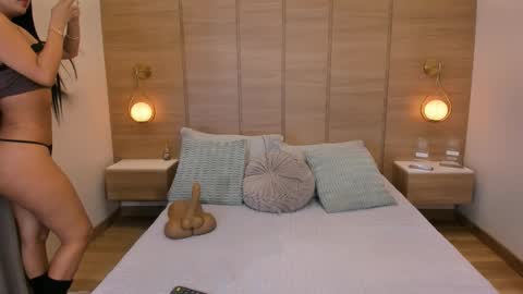 Isa online show from 03/13/26, 03:57