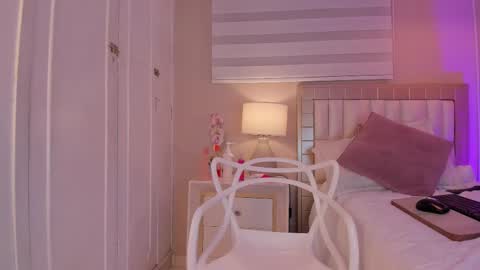 isabela__x online show from 02/12/26, 11:44