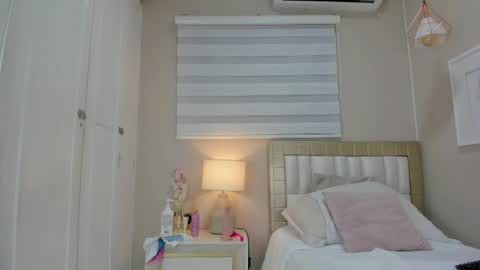 Snapshot of isabela__x chatting on 06/09/26, 11:33 isabela__x online show from 06/09/26, 11:33