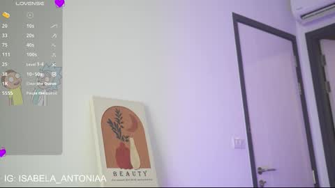 Snapshot of isabela_antonia_ chatting on 09/25/25, 09:13 online show from 09/25/25, 09:13
