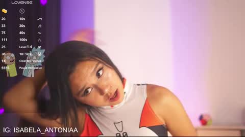 Snapshot of isabela_antonia_ chatting on 09/27/25, 11:59 online show from 09/27/25, 11:59