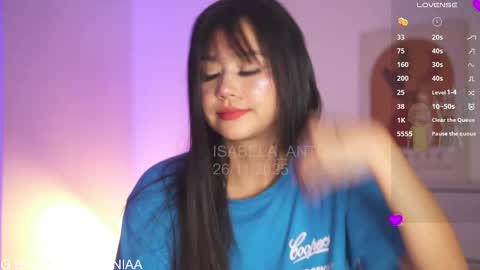 Snapshot of isabela_antonia_ chatting on 11/28/25, 12:08 online show from 11/28/25, 12:08