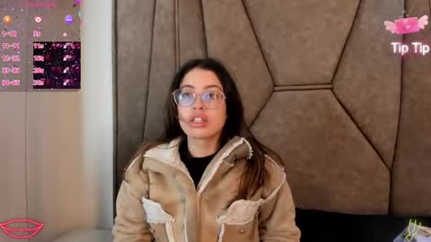 Snapshot of isabela_colins chatting on 09/30/25, 12:32 isabela Collins online show from 09/30/25, 12:32