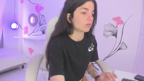 Snapshot of isabela_fiorelli chatting on 02/28/25, 12:20 isabela_fiorelli online show from 02/28/25, 12:20