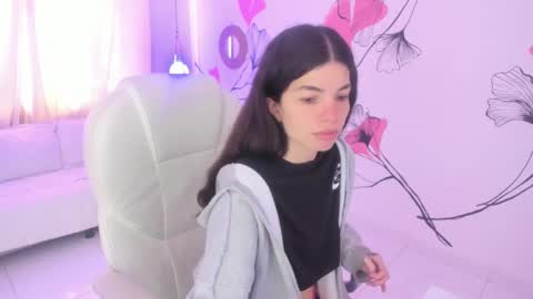 Snapshot of isabela_fiorelli chatting on 03/03/25, 12:27 isabela_fiorelli online show from 03/03/25, 12:27