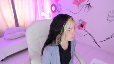 Snapshot of isabela_fiorelli chatting on 09/15/25, 01:22 isabela_fiorelli online show from 09/15/25, 01:22