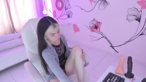 Snapshot of isabela_fiorelli chatting on 09/19/25, 01:23 isabela_fiorelli online show from 09/19/25, 01:23