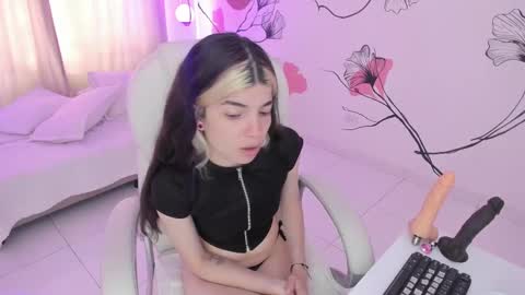 Snapshot of isabela_fiorelli chatting on 10/07/25, 01:30 isabela_fiorelli online show from 10/07/25, 01:30