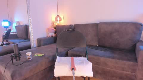 Isabela online show from 03/06/25, 12:09