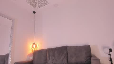 Isabela online show from 10/16/25, 12:06