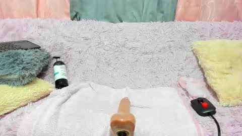 Snapshot of isabela_gonzalez_ chatting on 02/25/25, 06:47 ISA online show from 02/25/25, 06:47