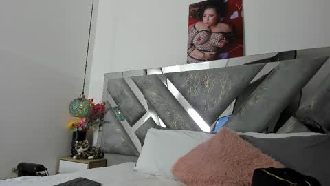 Mommy Isa online show from 02/11/26, 03:33