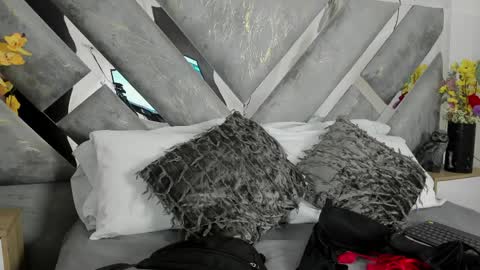 Mommy Isa online show from 04/01/26, 06:03