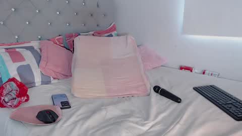 Snapshot of isabela_rossse1 chatting on 12/11/24, 09:12 isabela online show from 12/11/24, 09:12