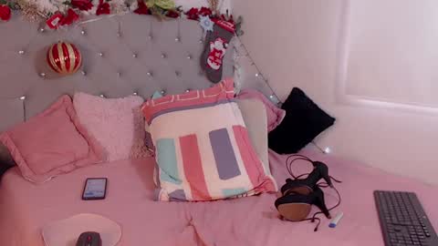 Snapshot of isabela_rossse1 chatting on 12/19/24, 02:57 isabela online show from 12/19/24, 02:57