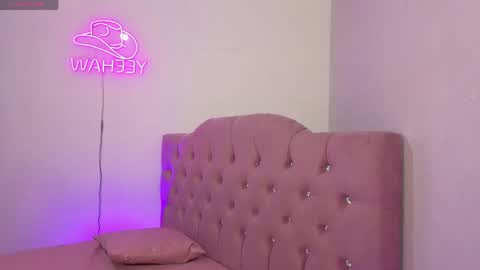 ISABELA  online show from 04/15/26, 11:39