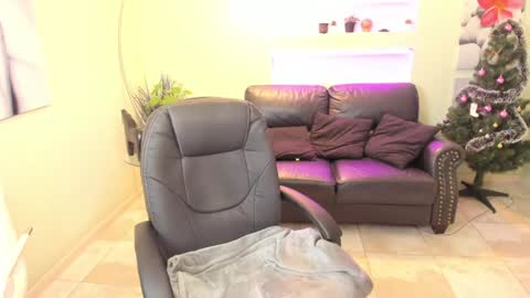 Snapshot of isabelabell chatting on 01/11/25, 01:53 Isabela online show from 01/11/25, 01:53