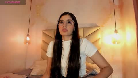 Snapshot of isabelastefano chatting on 09/14/25, 03:05 isabelastefano online show from 09/14/25, 03:05