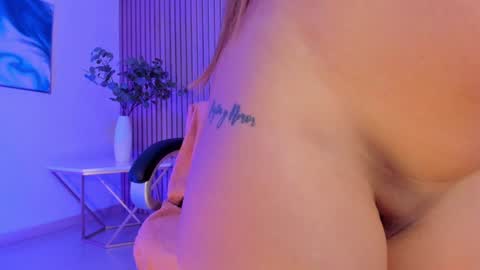 Snapshot of isabelbornner chatting on 02/01/25, 09:54 Isabel Bornner online show from 02/01/25, 09:54